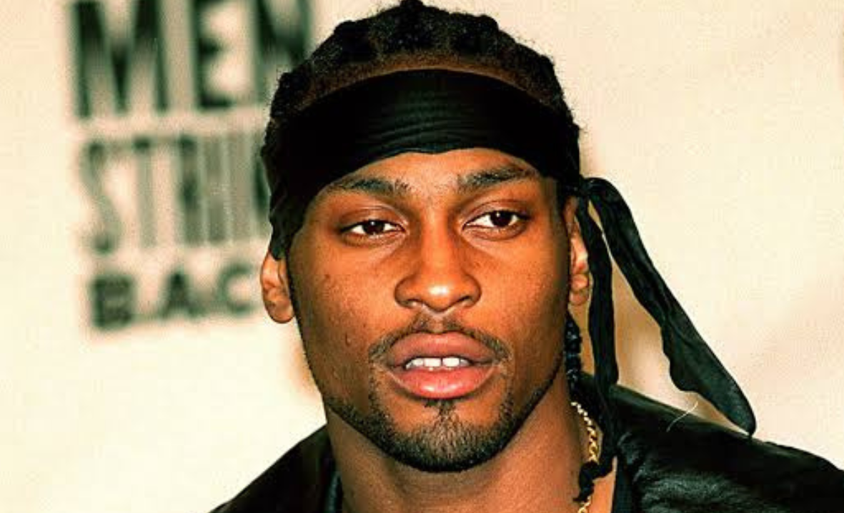 D angelo at a event
