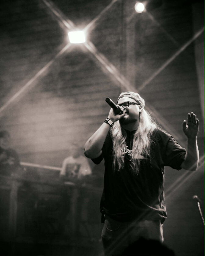 Dakotah Faye performing live on stage